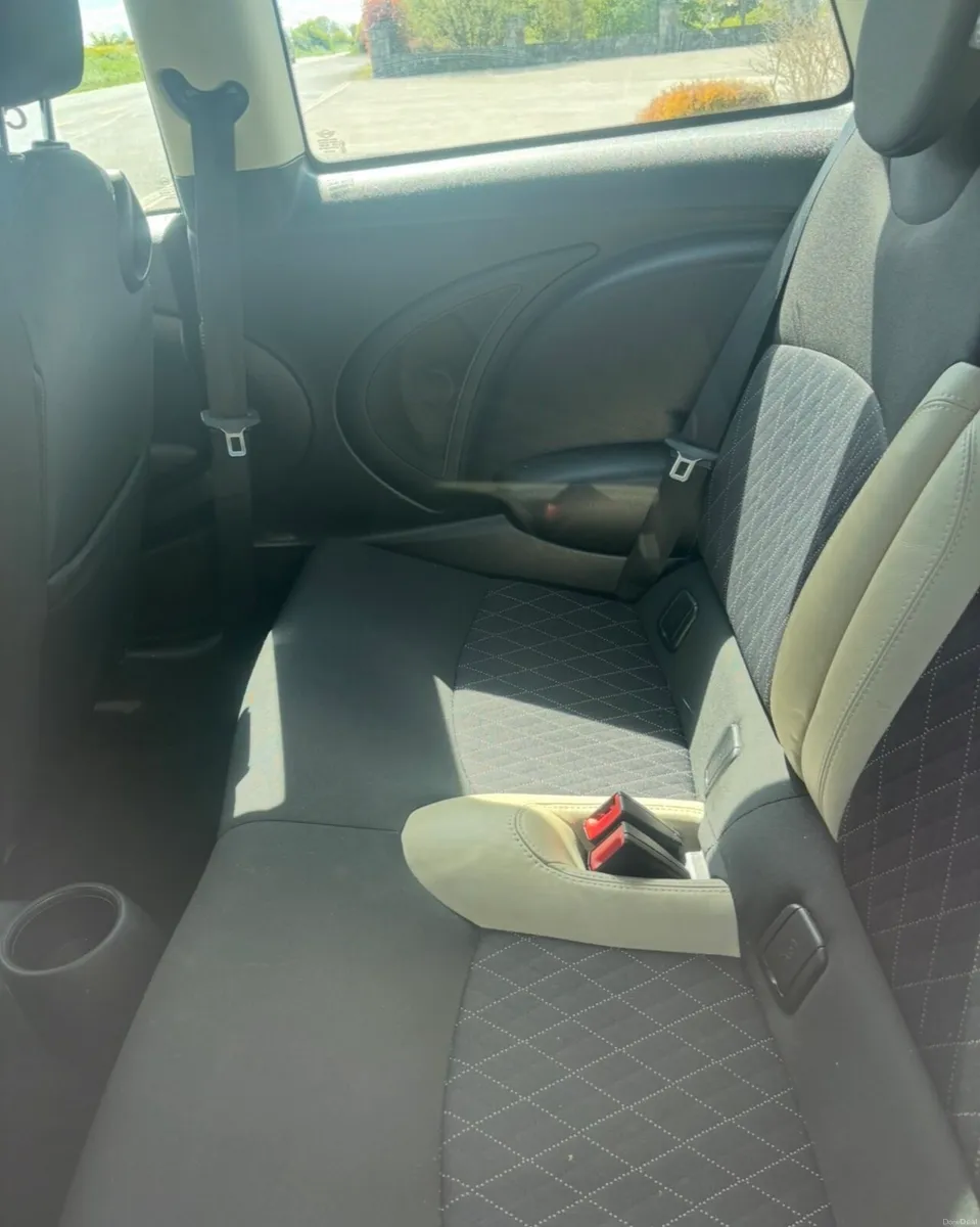 2013 Mini Cooper 1.6L petrol *LOW KM* - Image 6