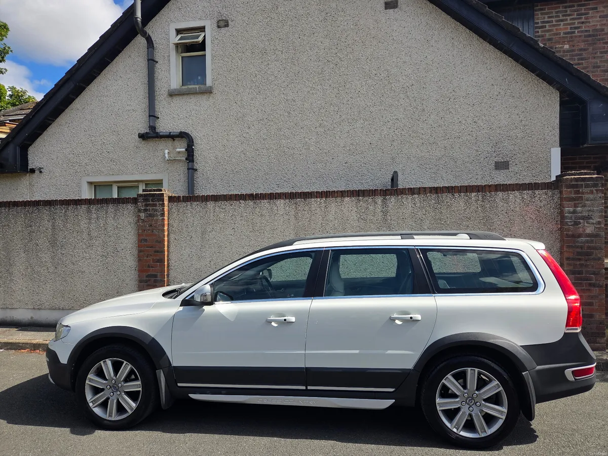 Volvo XC70 D5 SE Lux ,Auto, Rare car - Image 4