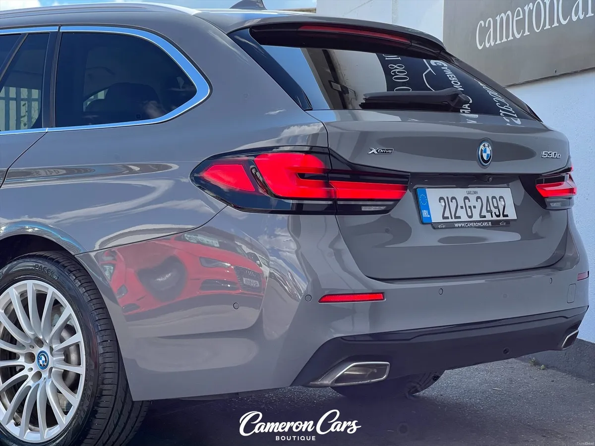 BMW 530e XDRIVE G31 TOURING SKYSCRAPER GREY - Image 6