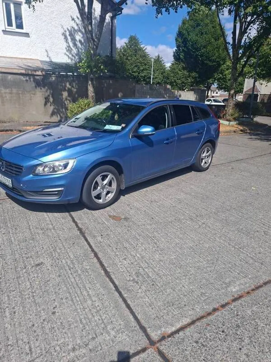 2014 Volvo V60 Nct/Tax - Image 1