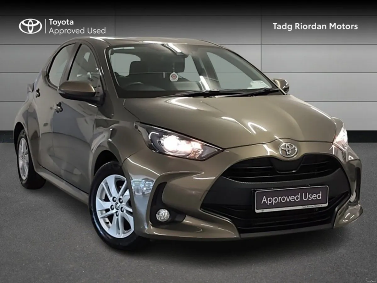 Toyota Yaris 1.0 LUNA - Image 1
