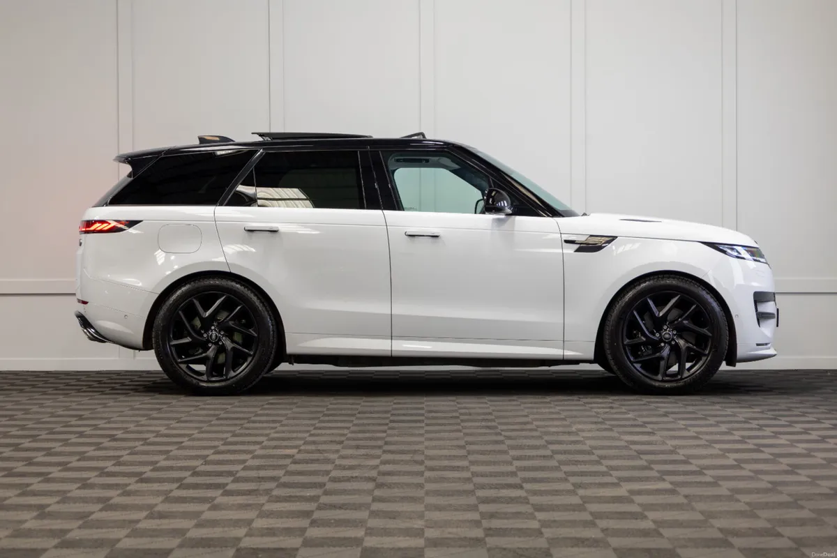 2023 Range Rover Sport P440e Dynamic SE - Image 6