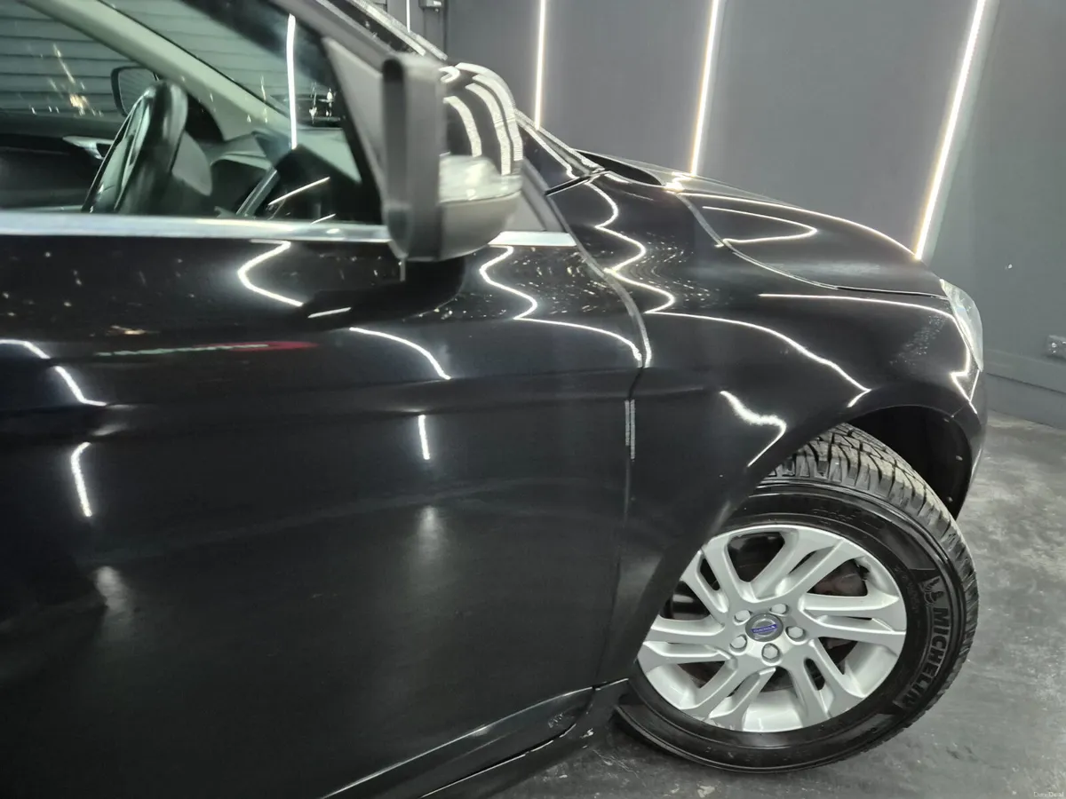 Volvo XC60 2017 - Image 4