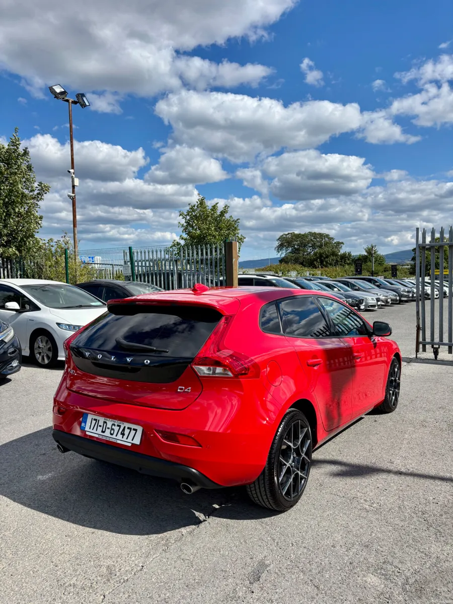 VOLVO V40 2017 2.0, DIESEL D4 - Image 6