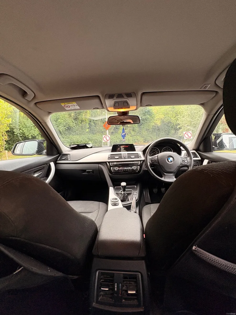 BMW 3-Series 2016 - Image 3