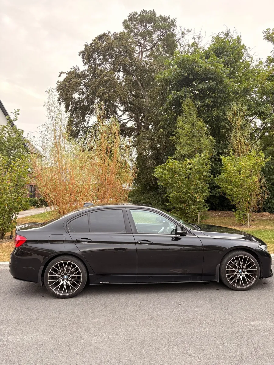 BMW 3-Series 2016 316d - Image 2