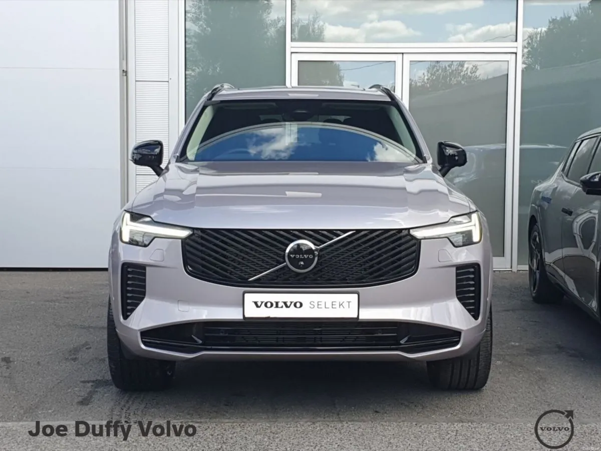 Volvo XC90 T8 PHEV AWD Plus Dark - Image 6