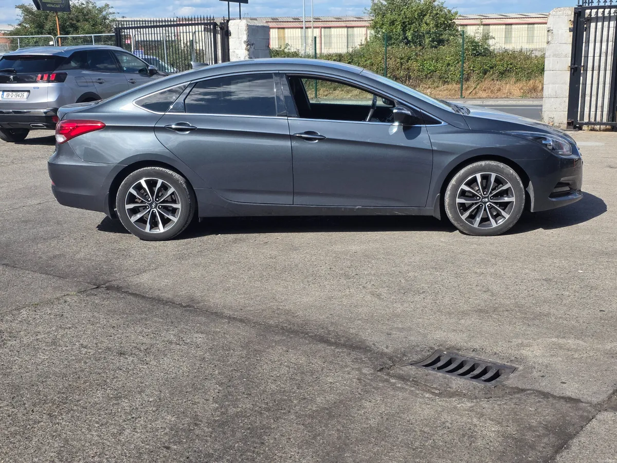 Hyundai i40 EXECUTIVE 1.7L Diesel - Image 2