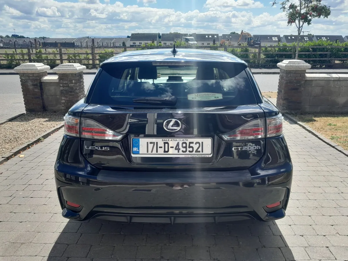 2017 Lexus CT 200h Executive Edition CVT Auto – 60 - Image 4