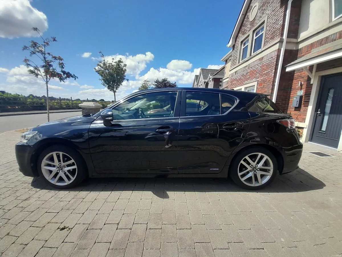 2017 Lexus CT 200h Executive Edition CVT Auto – 60 - Image 5