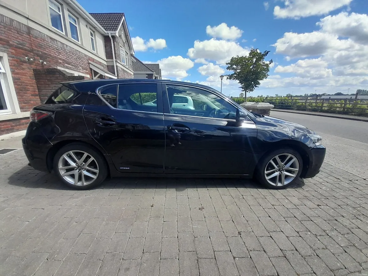 2017 Lexus CT 200h Executive Edition CVT Auto – 60 - Image 6