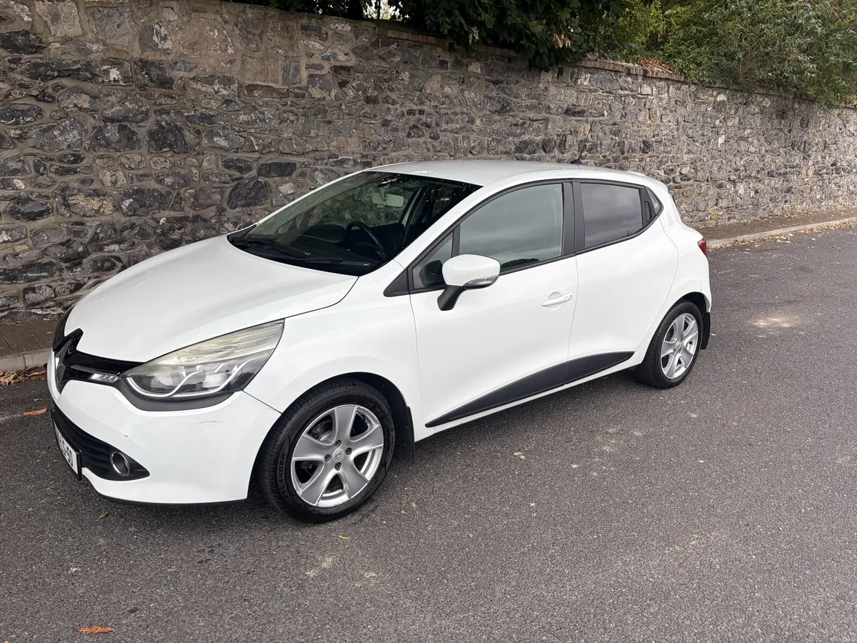 2014 Renault Clio - Image 2