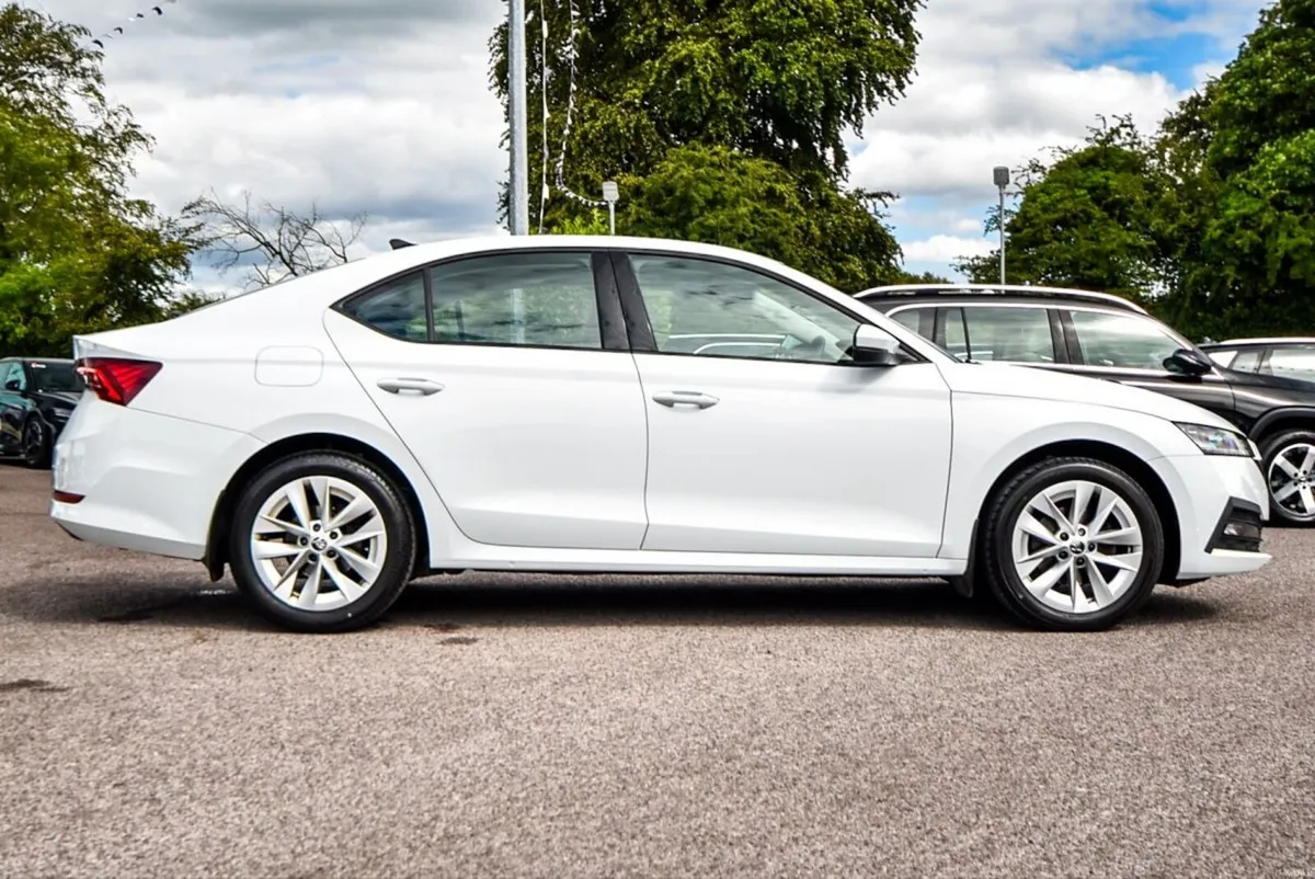 Skoda Octavia Ambition 2.0TDI 115HP - Image 3