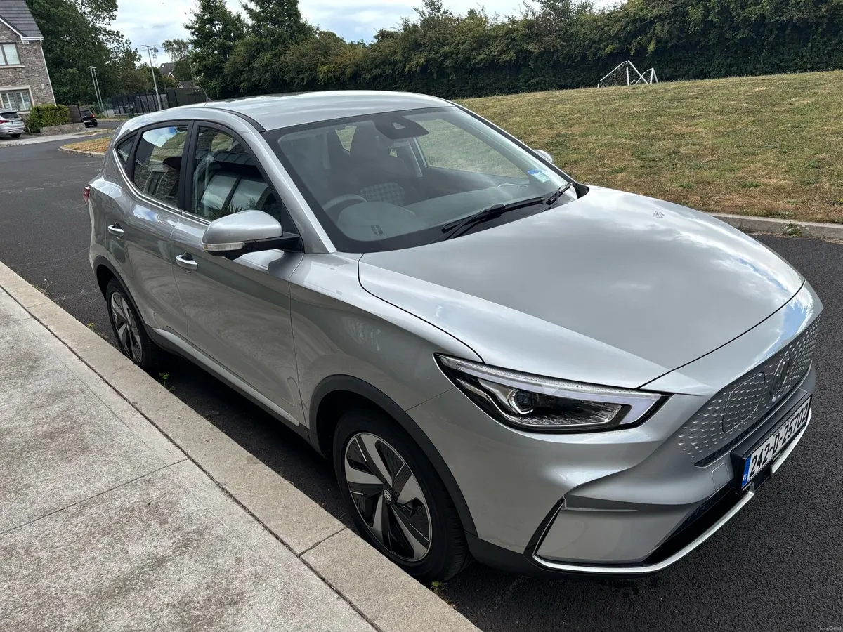 MG ZS 2024 - Image 1