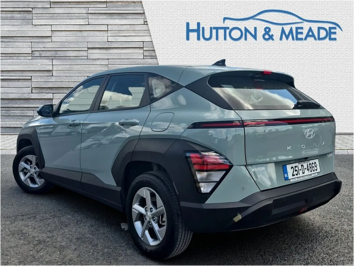 Hyundai KONA Signature HEV 1.6 Petrol 5dr - Image 2