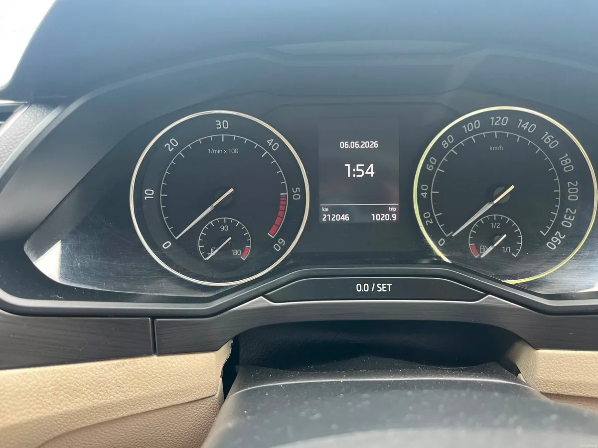 Skoda Superb 2.0tdi - Image 4