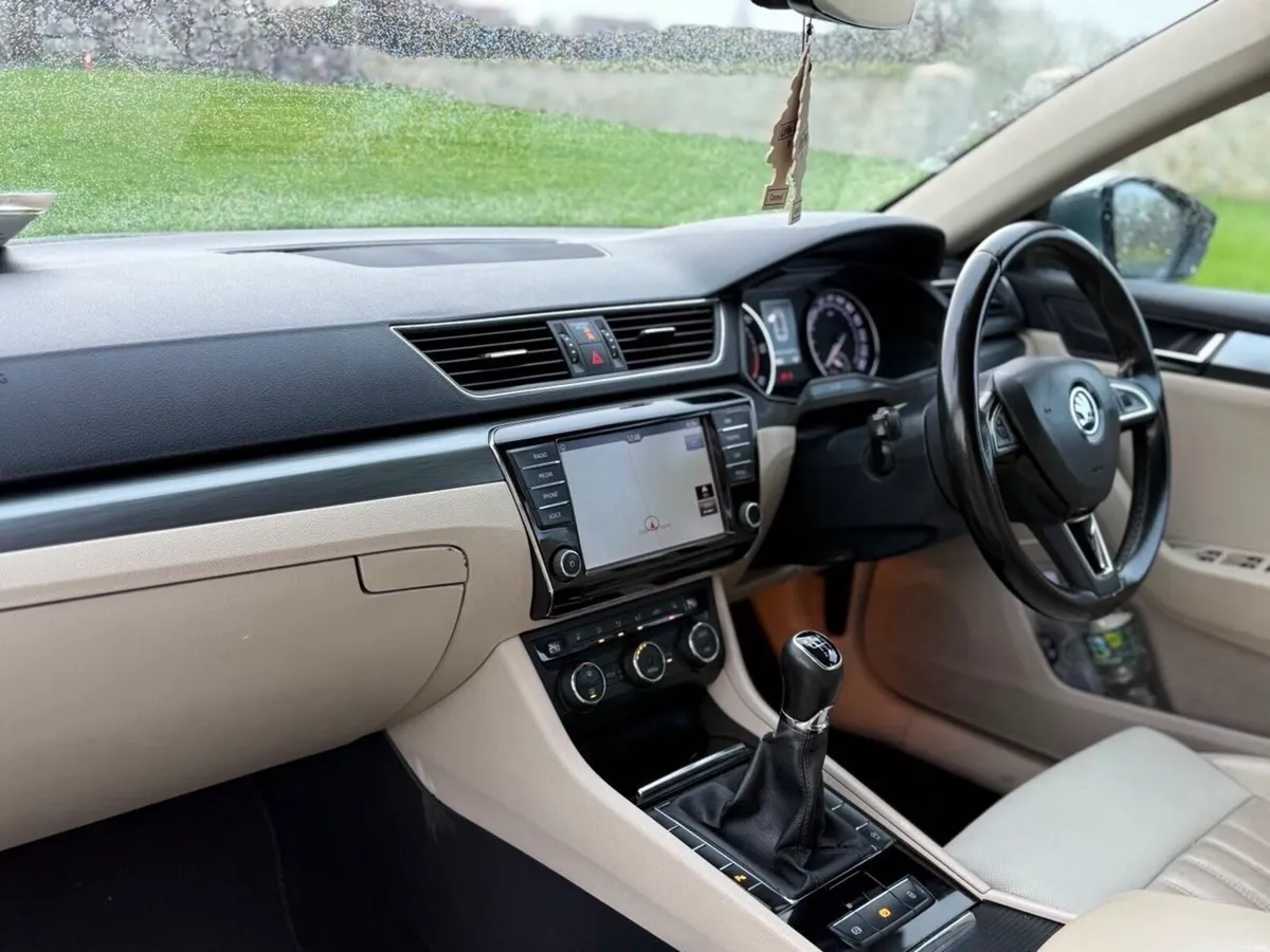 Skoda Superb 2.0tdi - Image 6