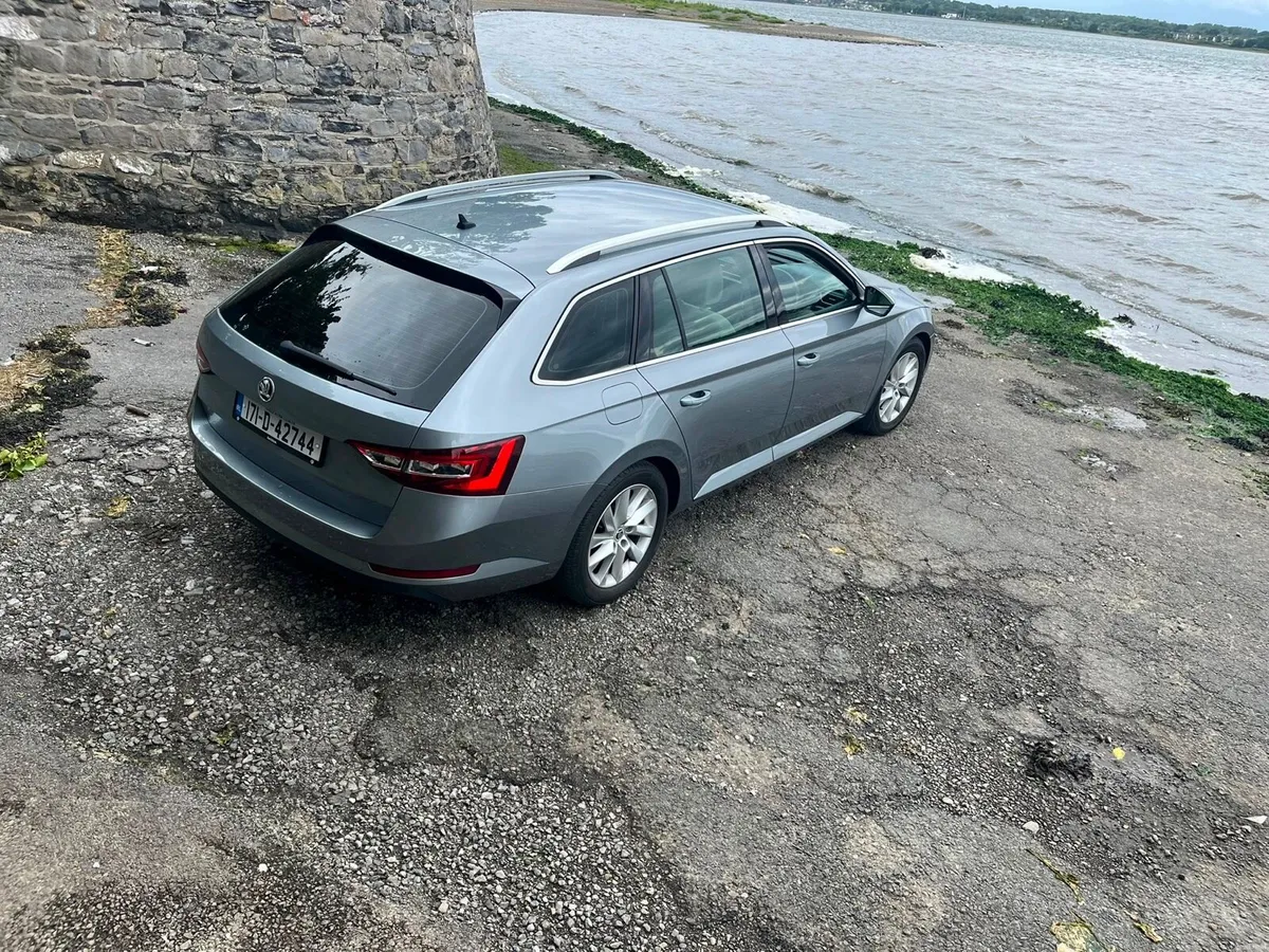 Skoda Superb 2.0tdi - Image 1