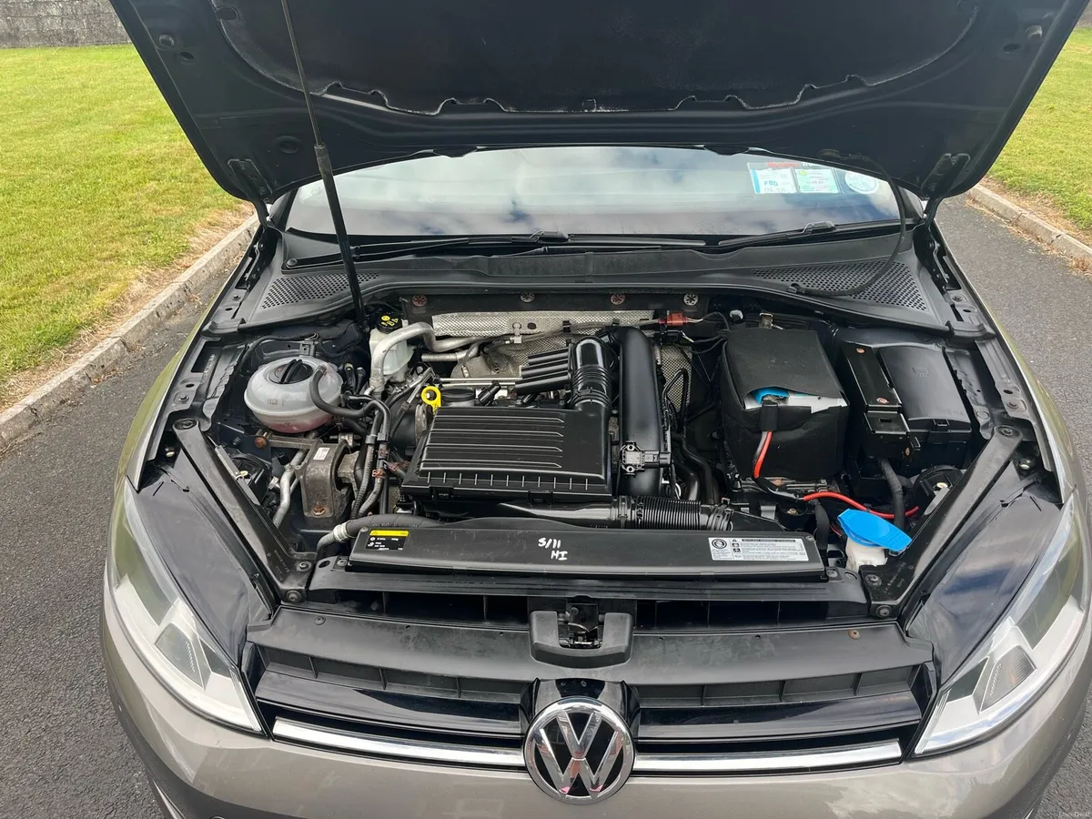 Volkswagen golf - Image 2