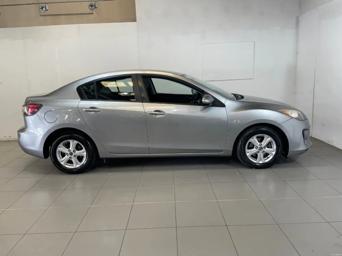 Mazda Mazda3 1.6 D EXECUTIVE 115PS 4DR - Image 5