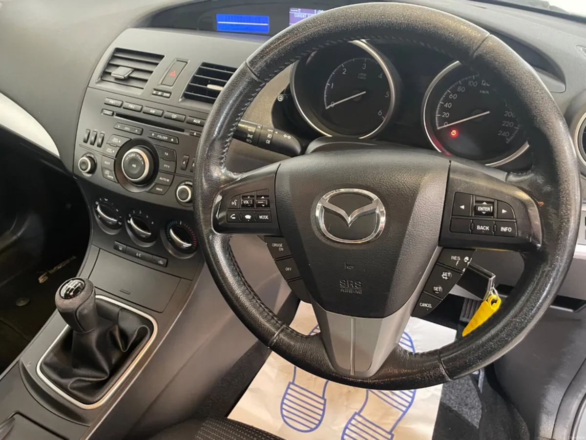 Mazda Mazda3 1.6 D EXECUTIVE 115PS 4DR - Image 6