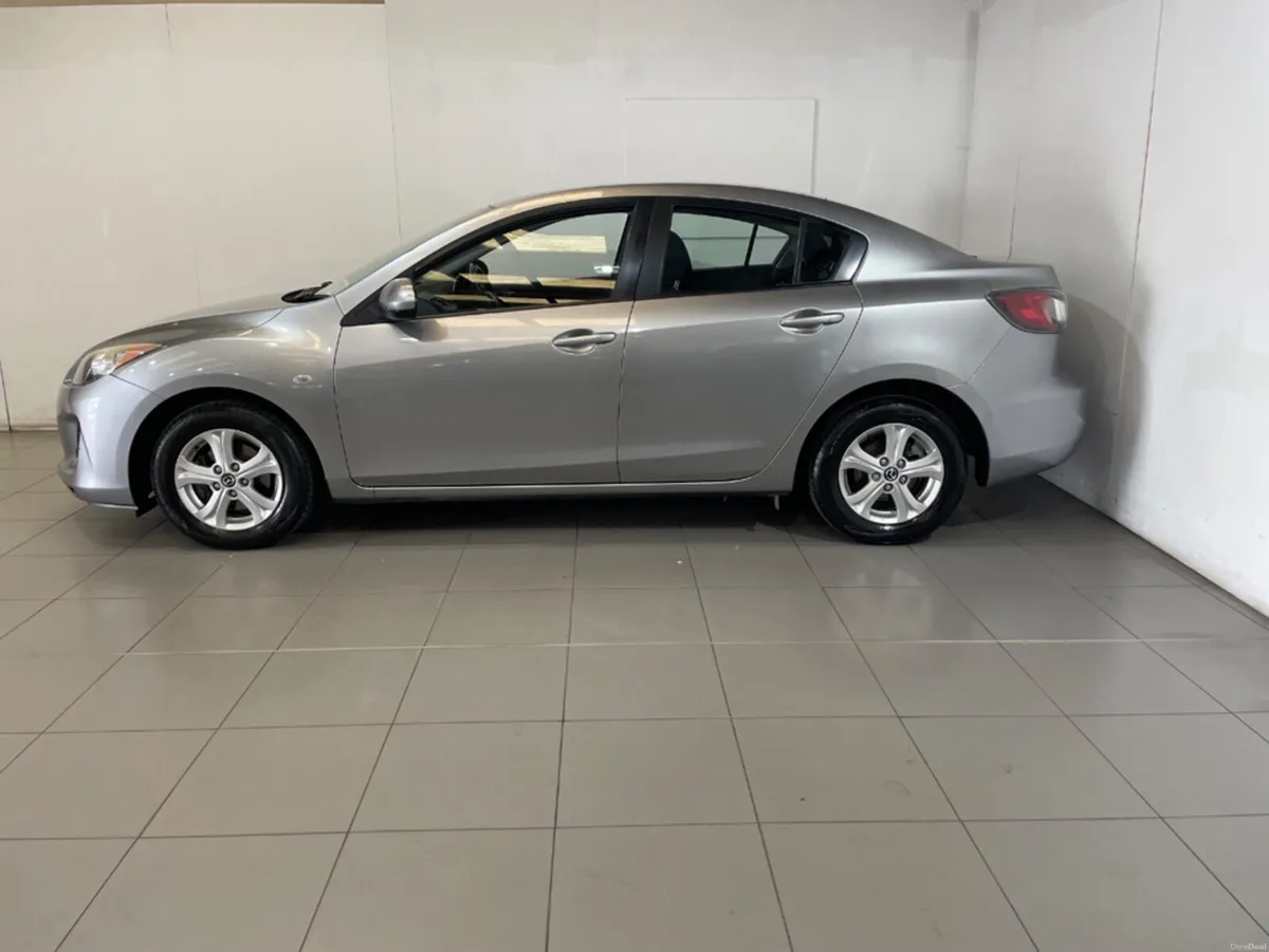 Mazda Mazda3 1.6 D EXECUTIVE 115PS 4DR - Image 3