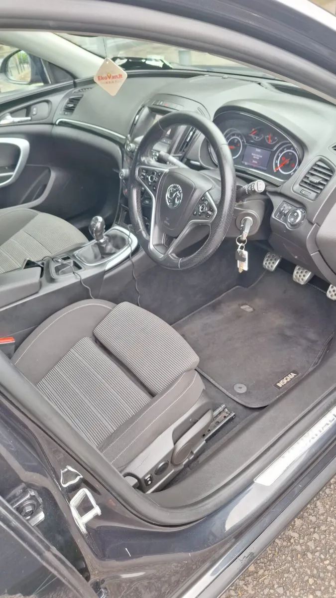Vauxhall Insignia - Image 4