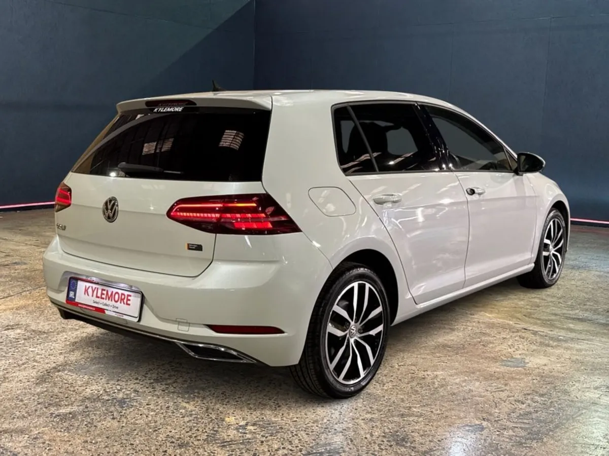 Volkswagen Golf 1.4 TSI AUTOMATIC HIGH LINE TECH E - Image 3
