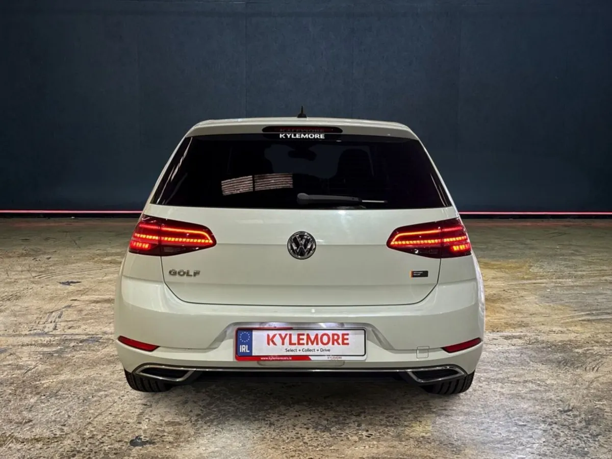 Volkswagen Golf 1.4 TSI AUTOMATIC HIGH LINE TECH E - Image 4