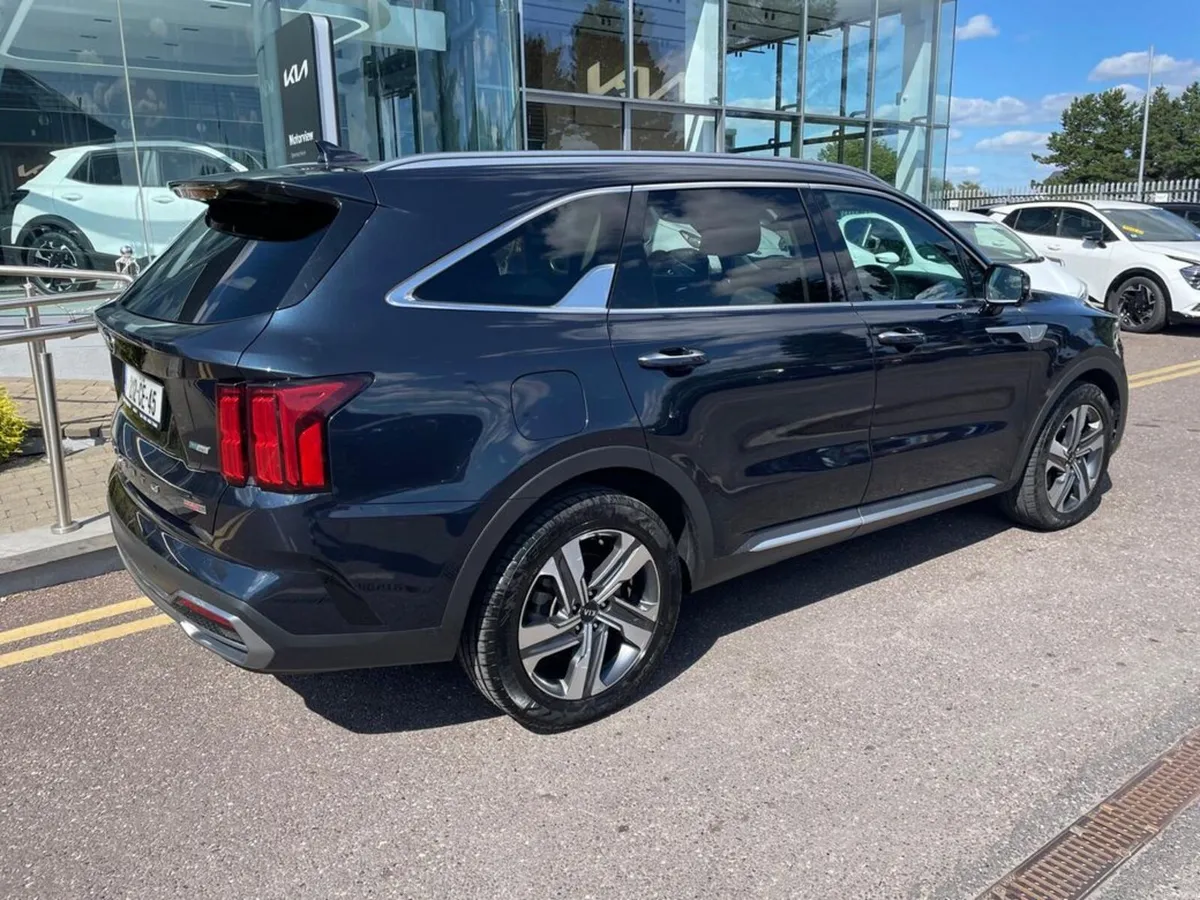Kia Sorento Phev K4 5DR Auto *SHOWROOM CONDITION* - Image 4