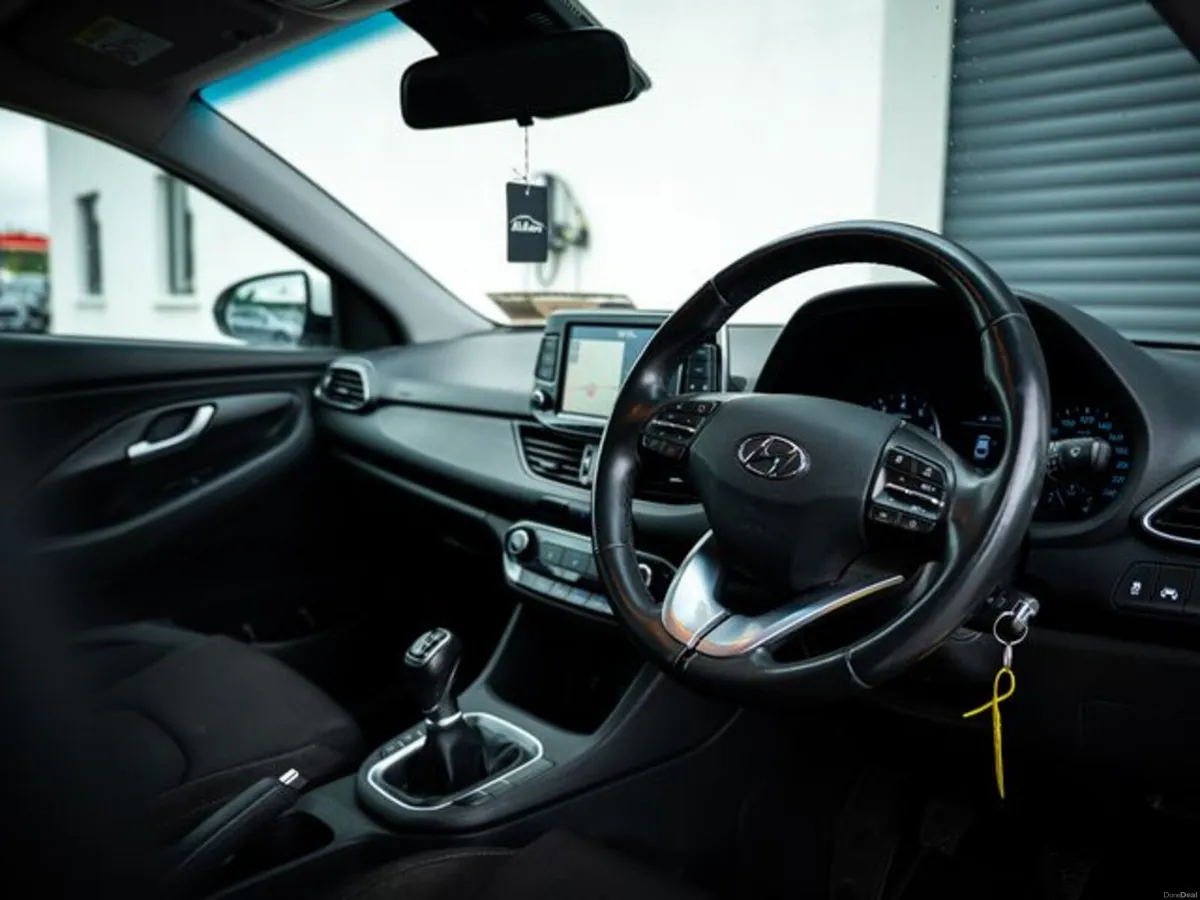 Hyundai i30 i 30 Fastback 5DR - Image 6