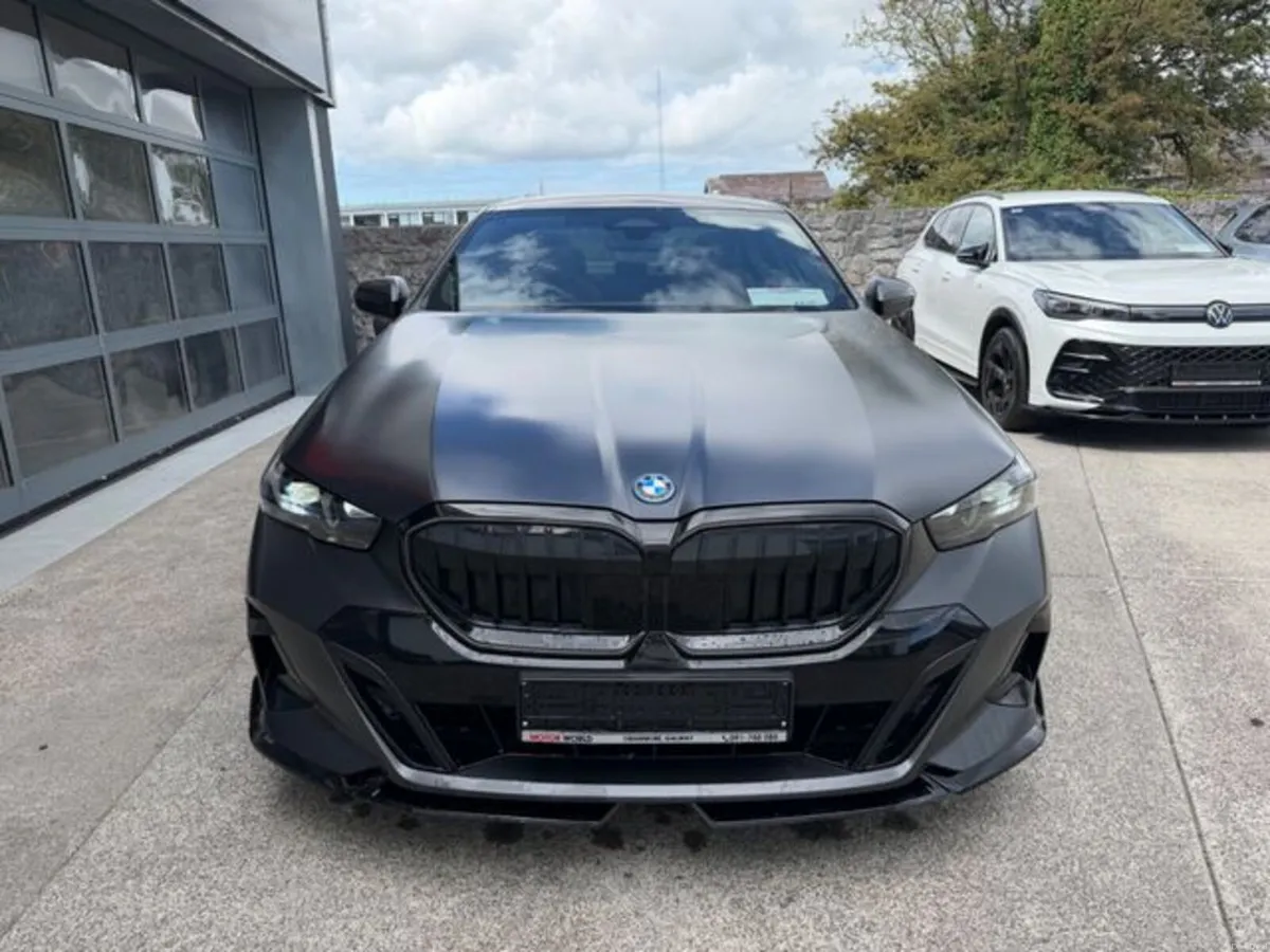 BMW 5-Series 530E M SPORT PRO - Image 6