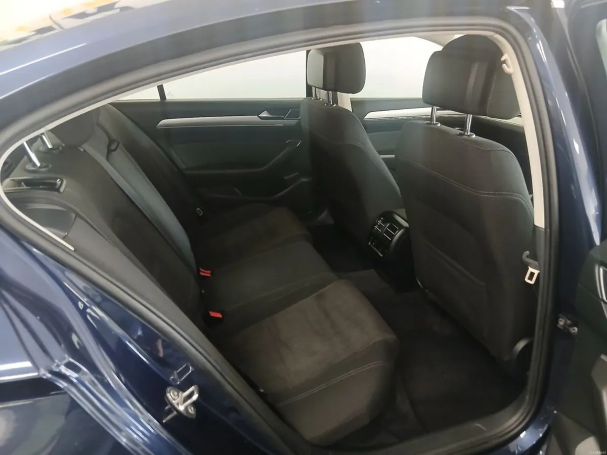 Volkswagen Passat Cline 1.6 TDI M6F 120HP 4DR - Image 6