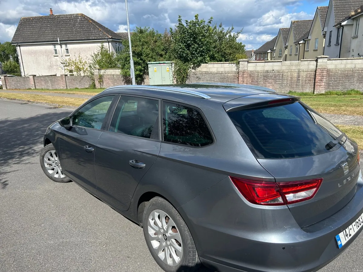 142 SEAT Leon estate 1.6 TDI 105 bhp high spec mod - Image 4