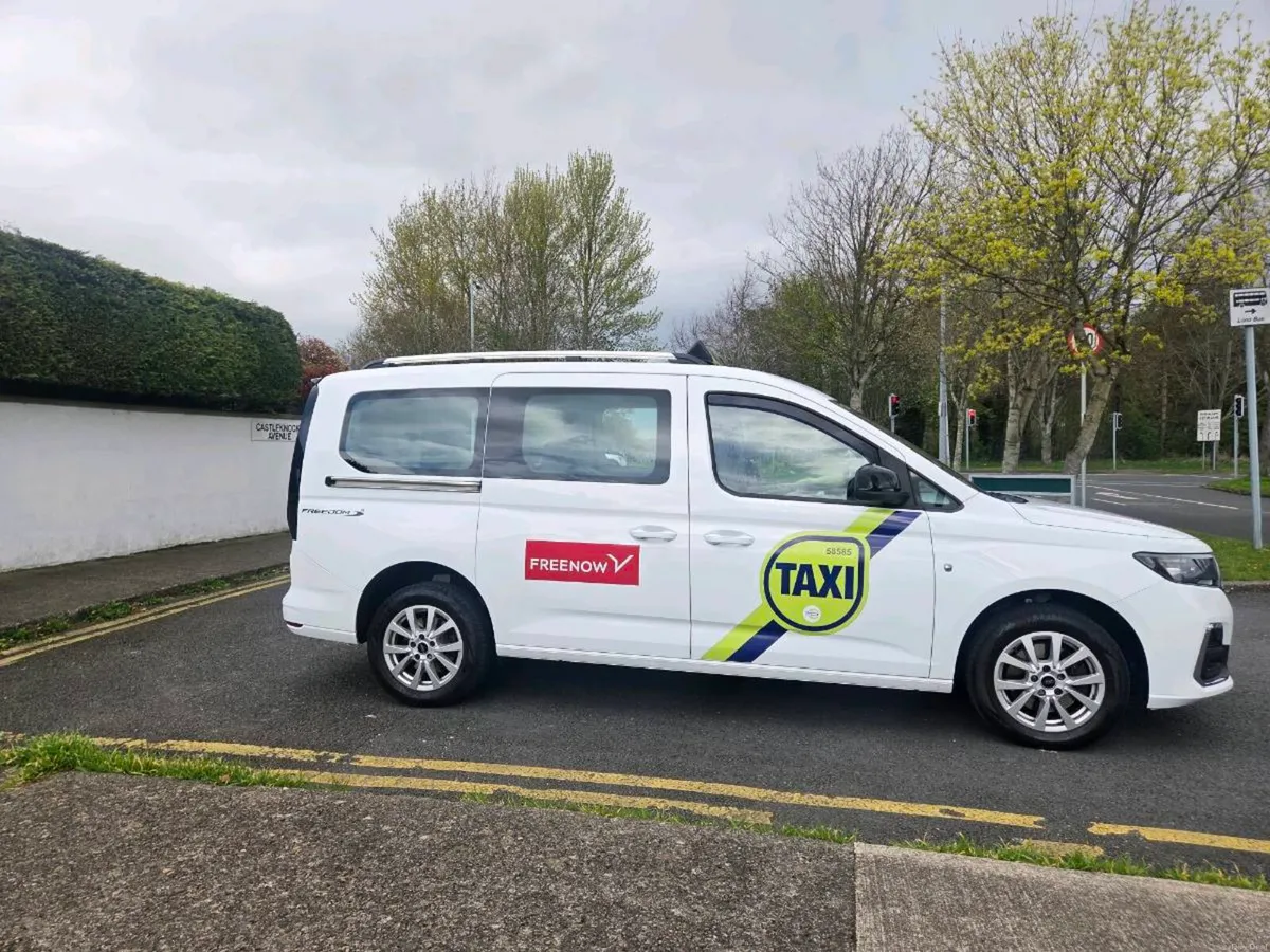 FORD-AUTO-TAXI-FSH-IMMACULATE-38,000 AFTER GRANT - Image 1