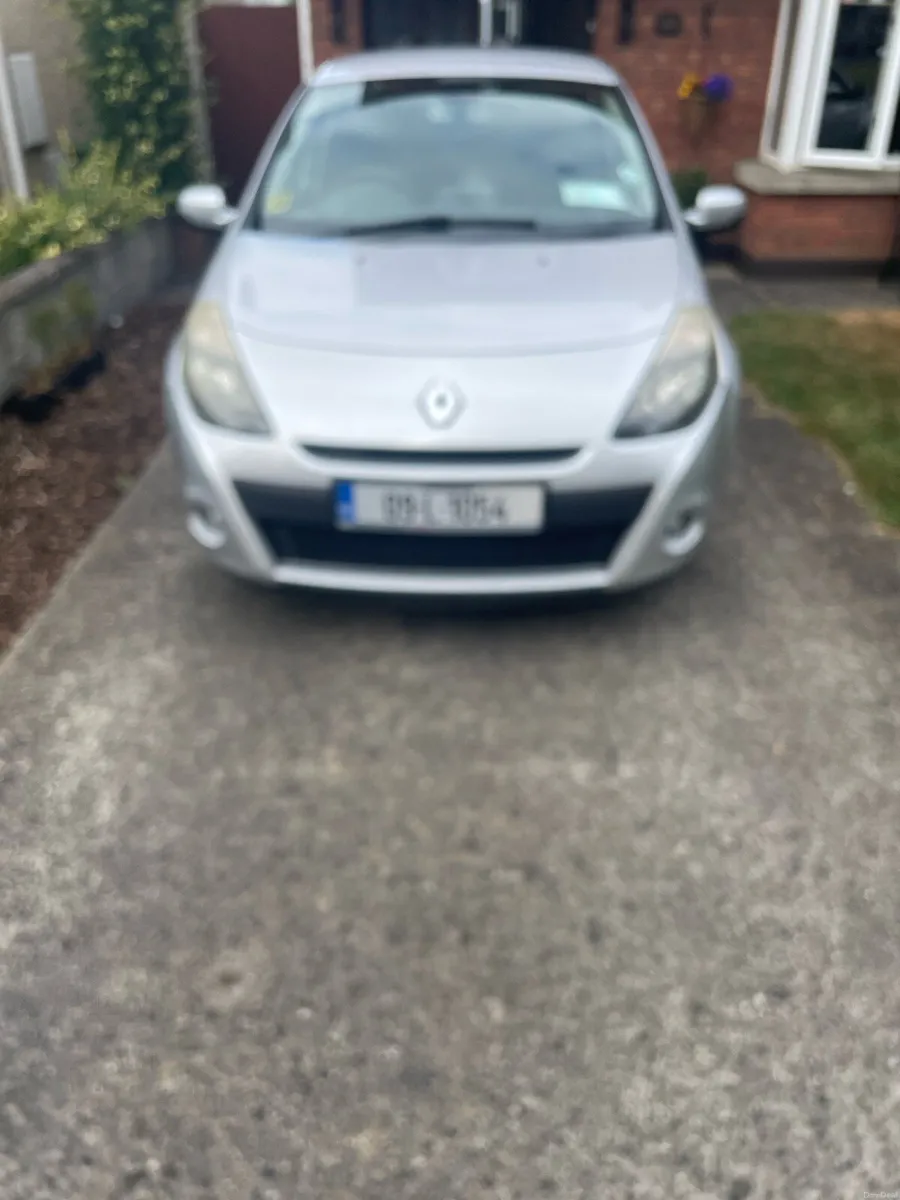 Renault Clio 1.2 16v Tom Tom edition - Image 1