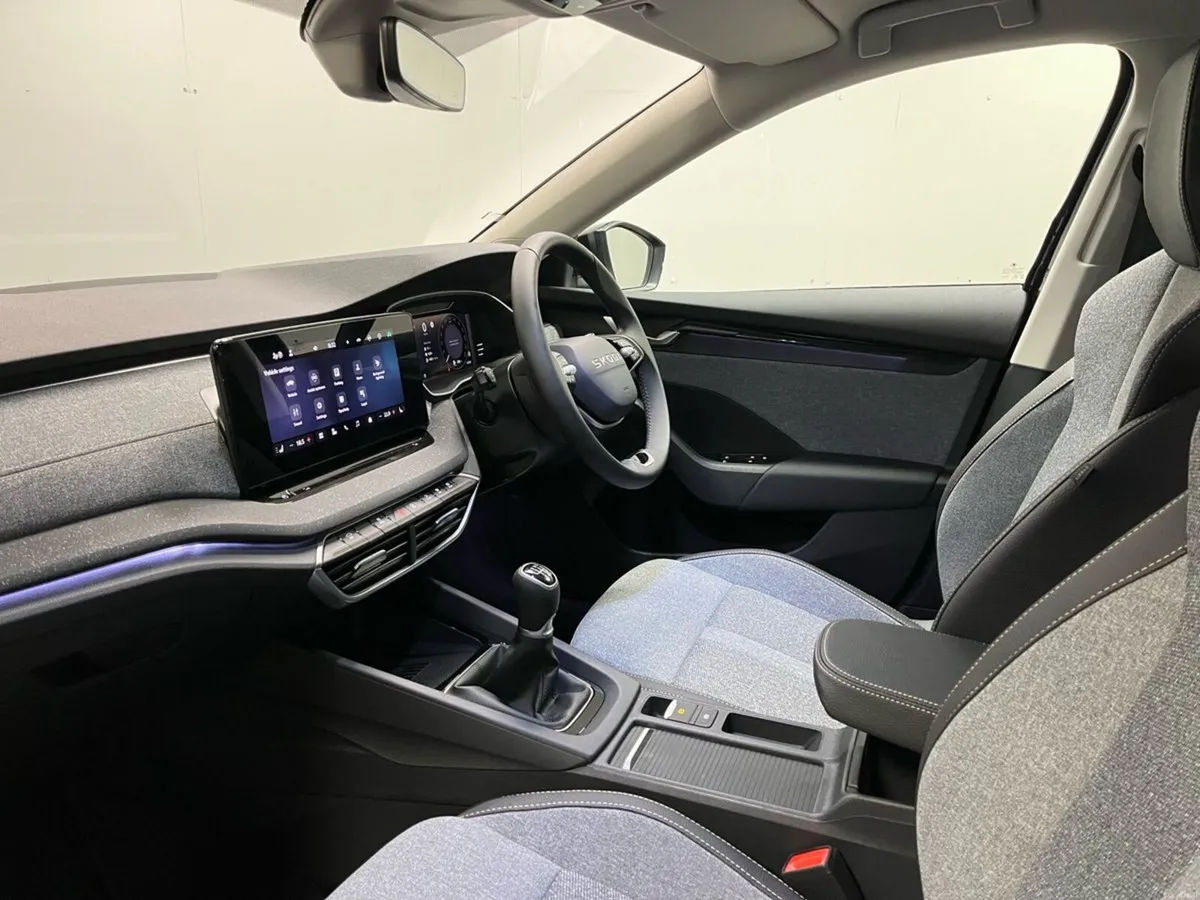 Skoda Octavia Selection+ Combi 2.0TDI 115BHP - Rev - Image 4