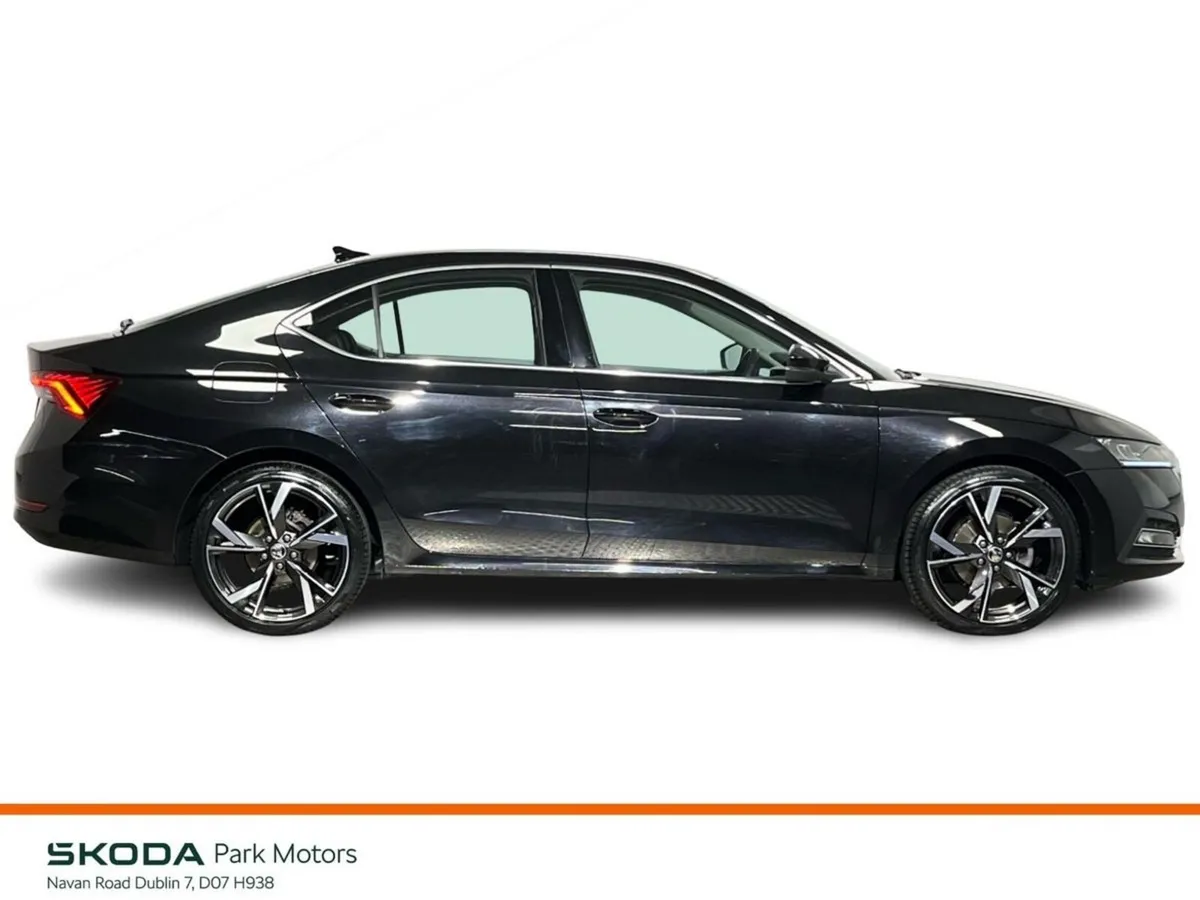 Skoda Octavia Style 1.5TSI 150BHP - UPGRADED 19 IN - Image 6