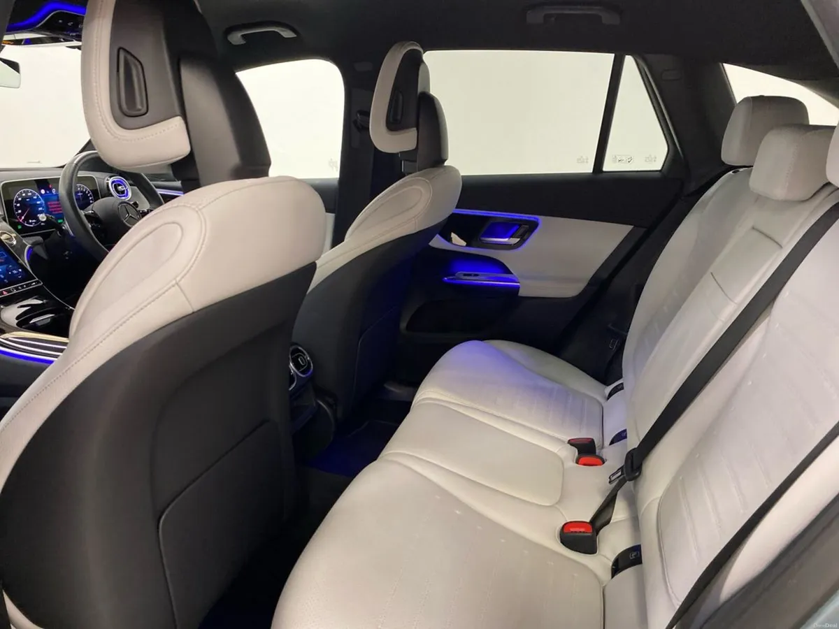 Mercedes-Benz GLC 300 e 4MATIC AMG Line Plus | Rev - Image 4