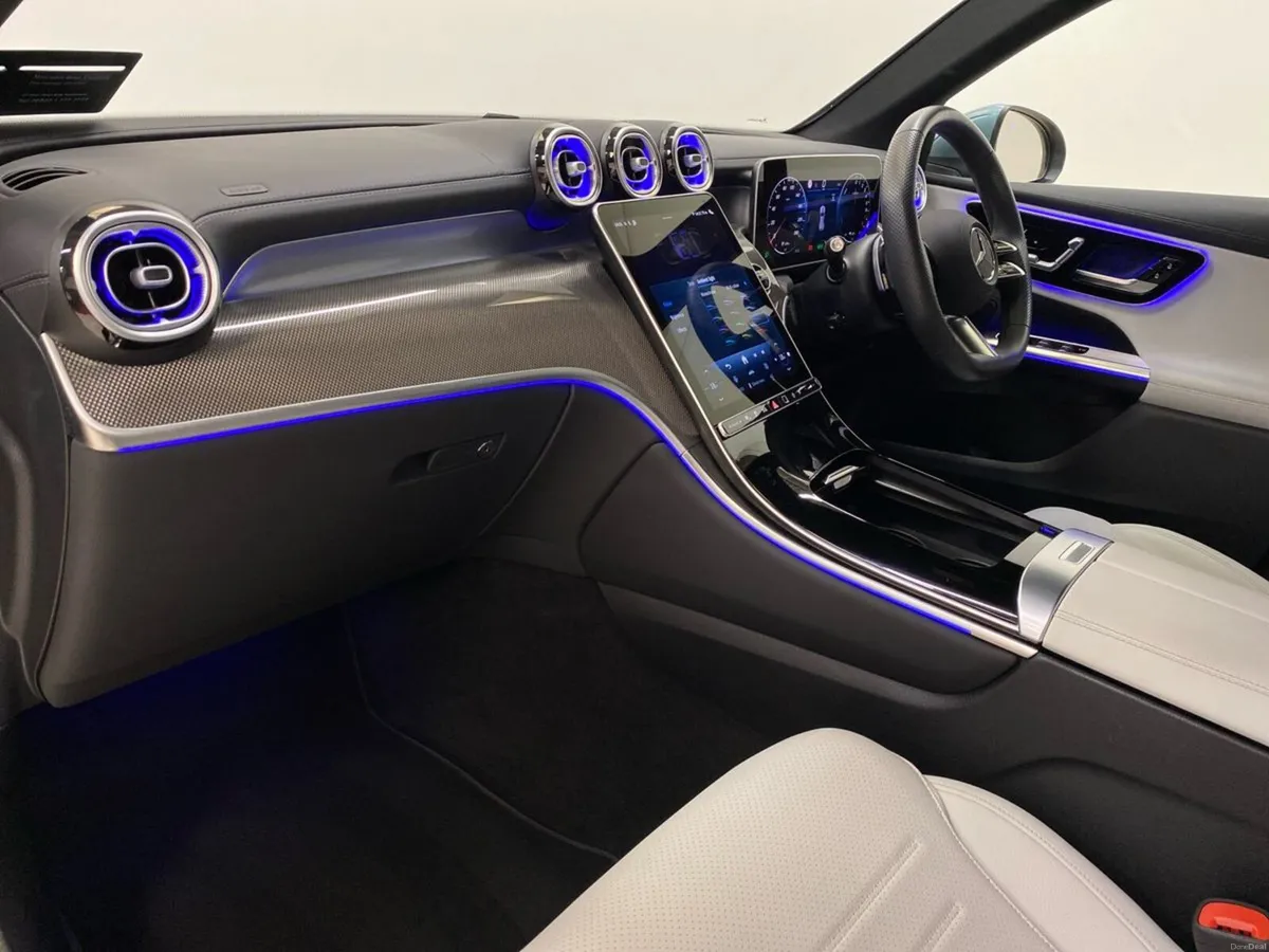 Mercedes-Benz GLC 300 e 4MATIC AMG Line Plus | Rev - Image 6