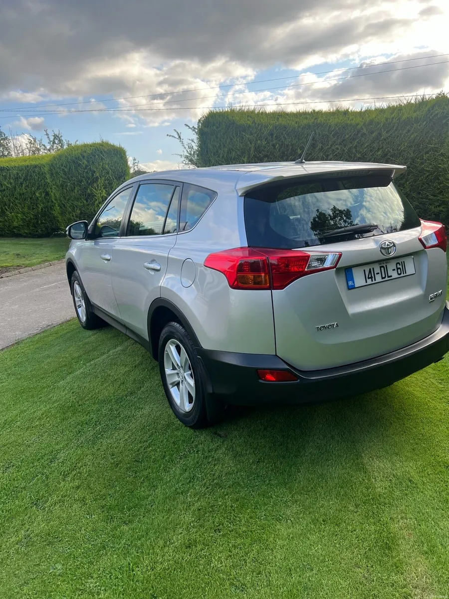 2014 rav4 - Image 5