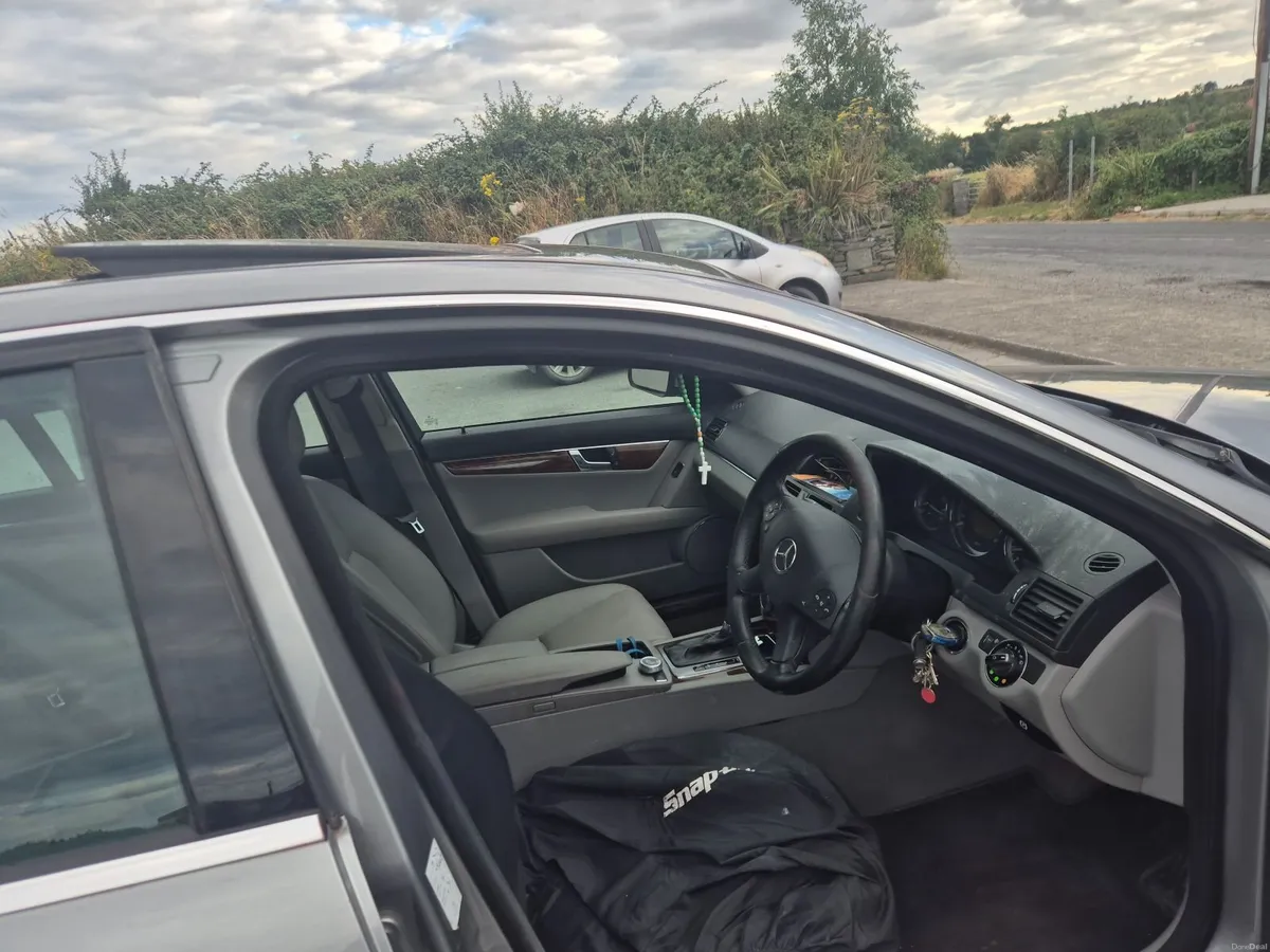 Mercedes-Benz C-Class 2007 - Image 1