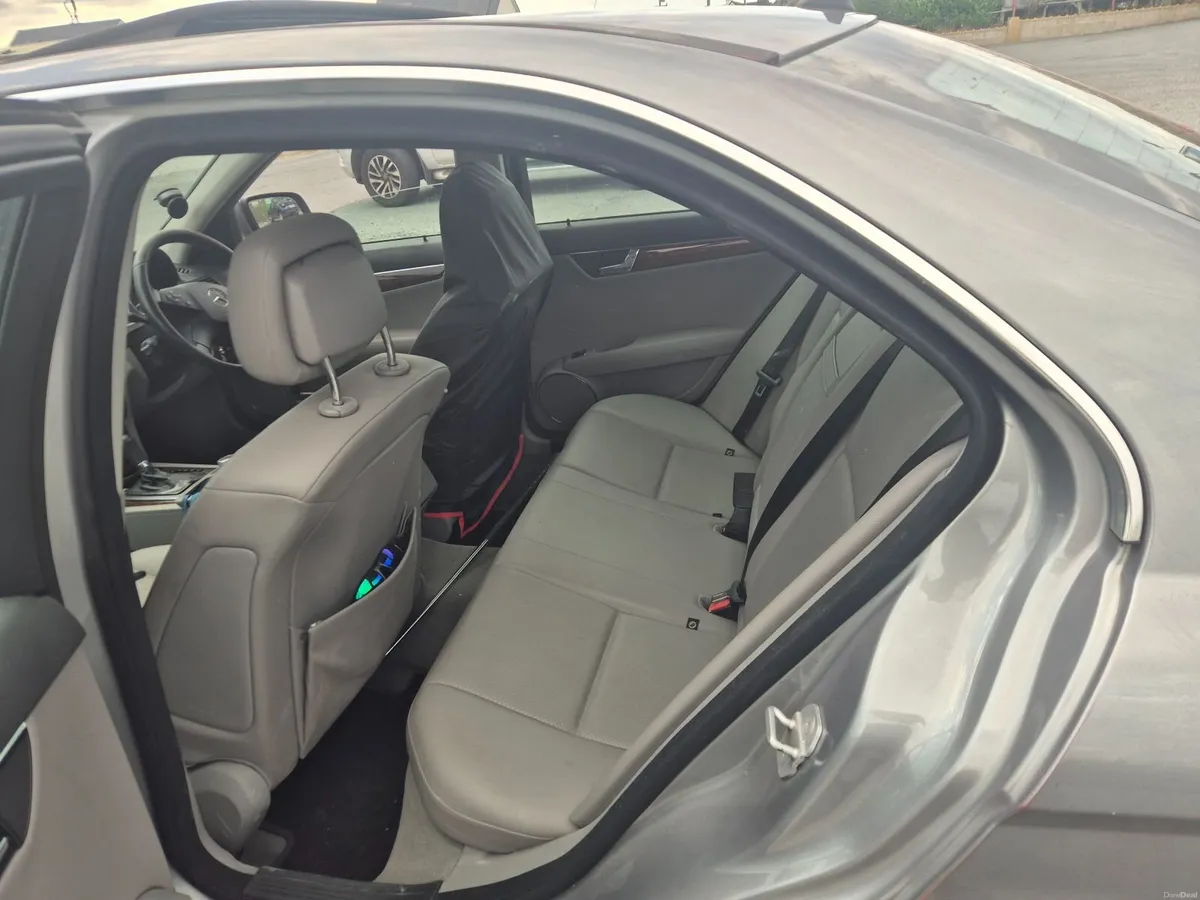 Mercedes-Benz C-Class 2007 - Image 3