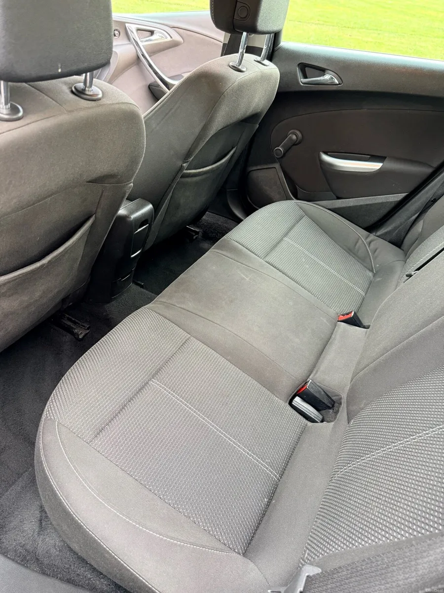 2011 Vauxhall Astra 1.7 CDTI SRI - Image 4