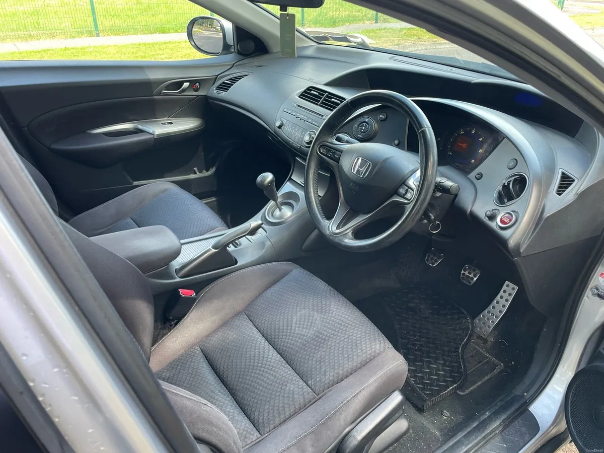 2010 HONDA CIVIC TAXED & TESTED - Image 5