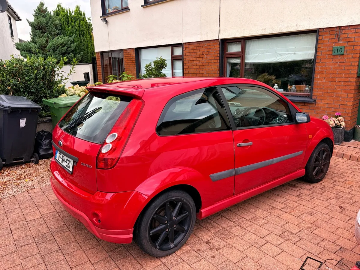 Ford Fiesta - Image 2