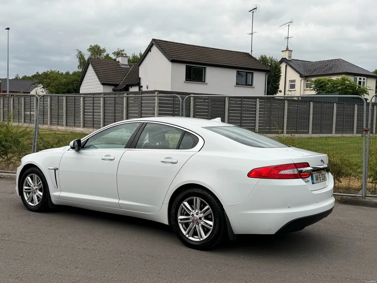 2014 Jaguar xf luxury Nct 05 /27 tax 10/26 - Image 3