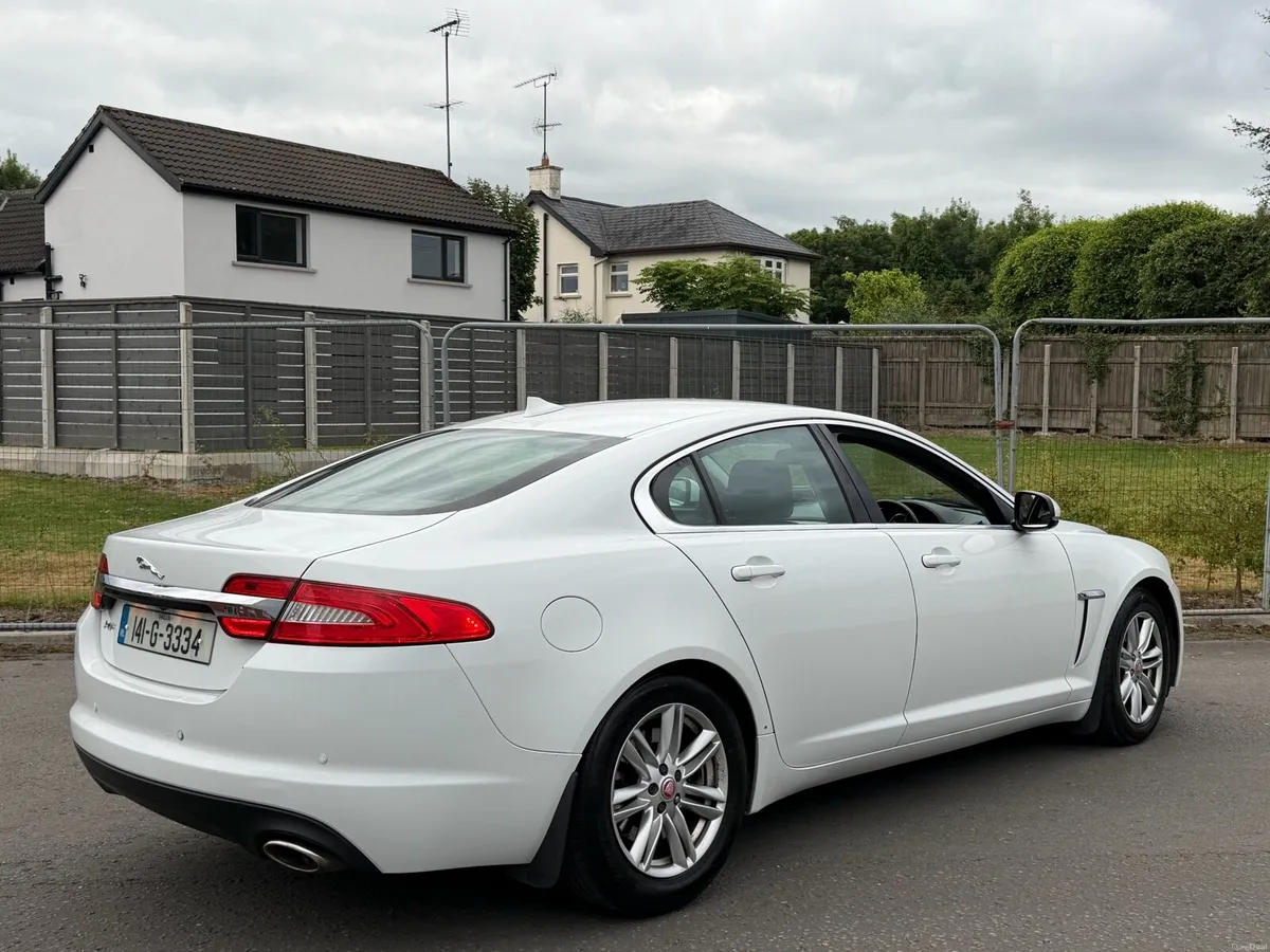 2014 Jaguar xf luxury Nct 05 /27 tax 10/26 - Image 4