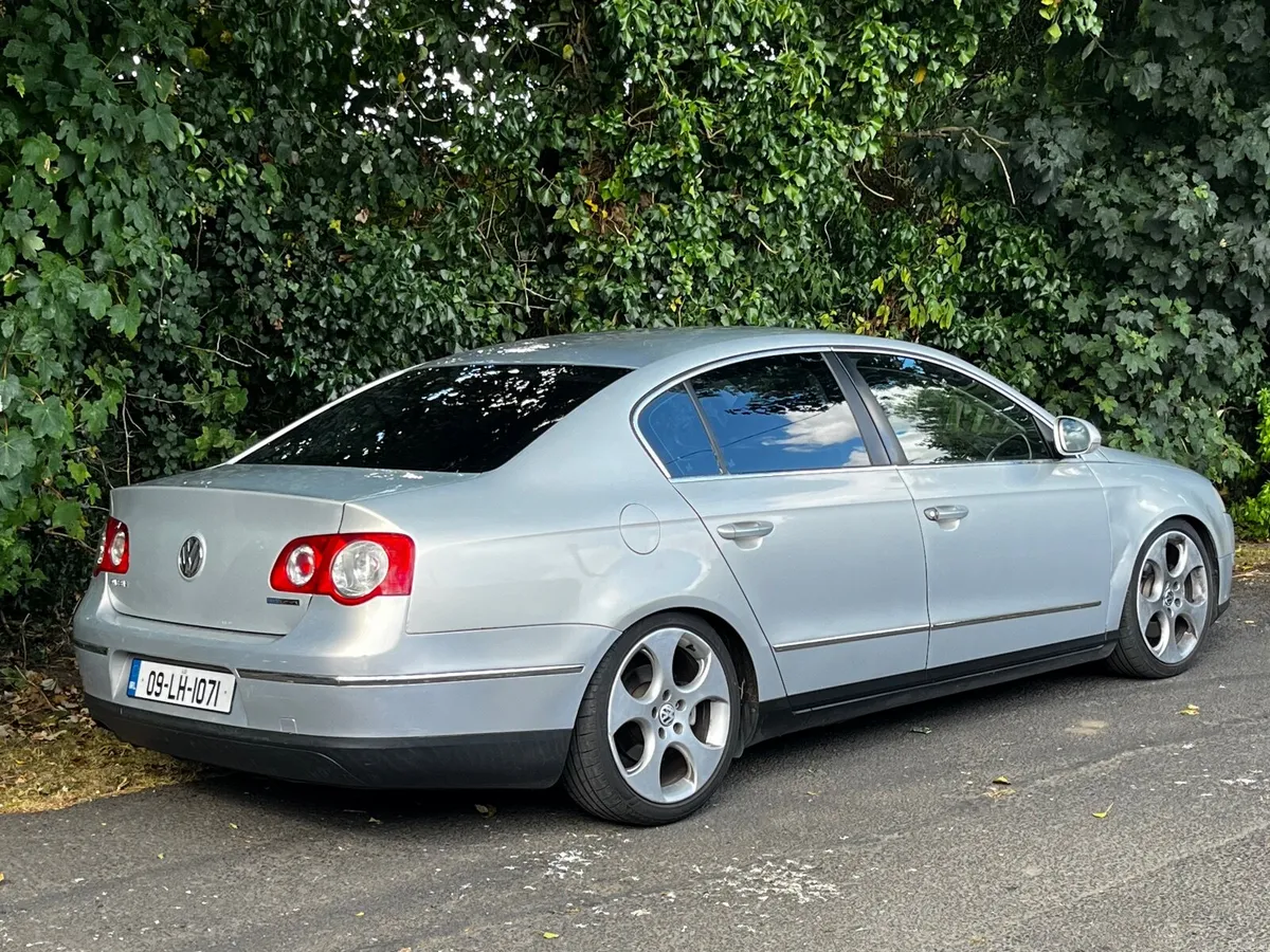 Volkswagen Passat 2009 - Image 3