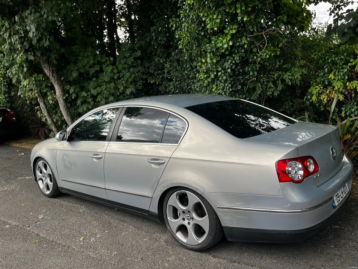 Volkswagen Passat 2009 - Image 5